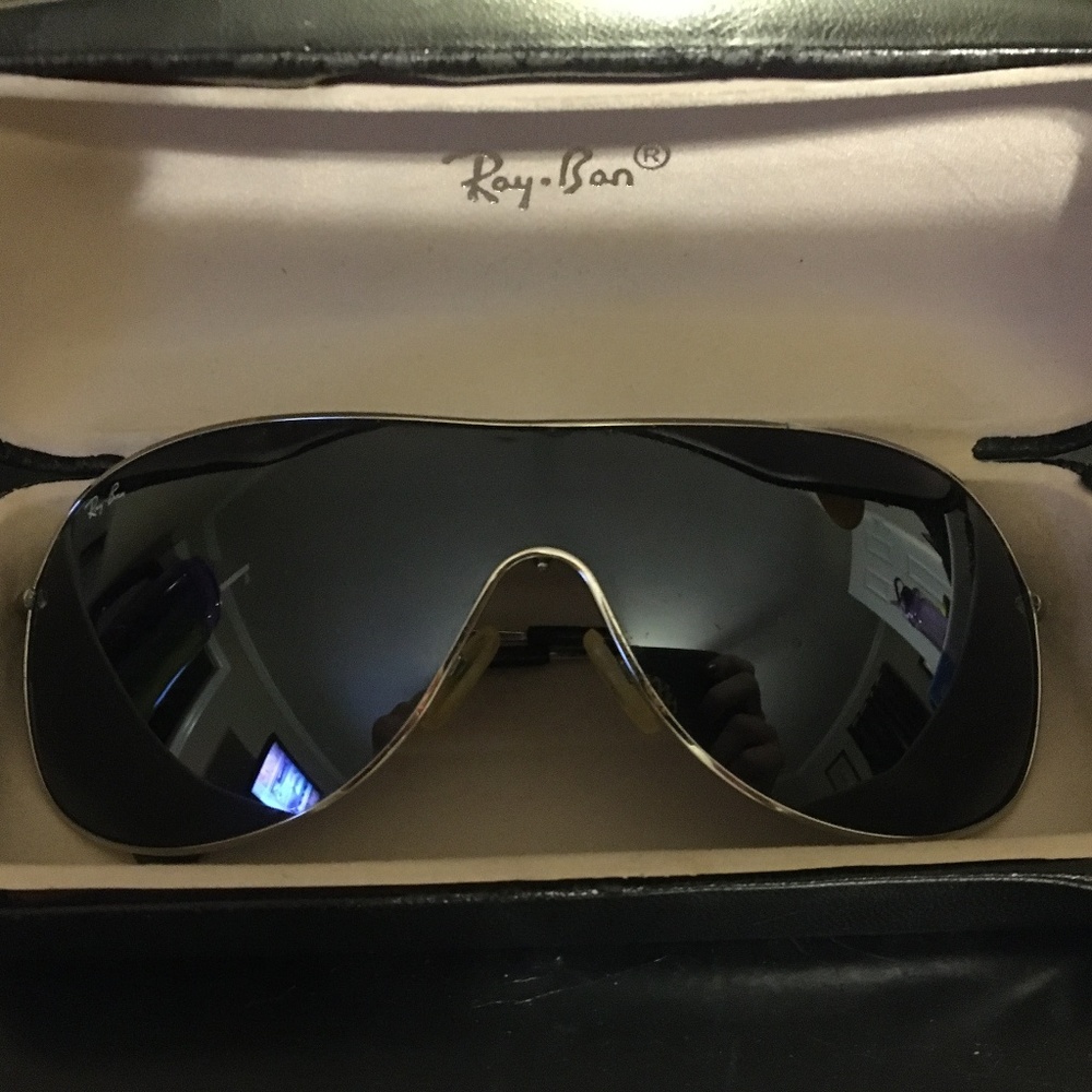 Women's Rayban Sunglasses w/ Case